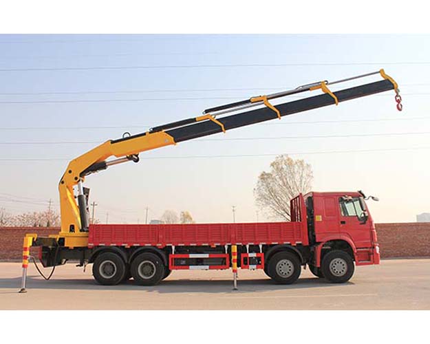 隨車(chē)起重動(dòng)輸車(chē)、隨車(chē)吊